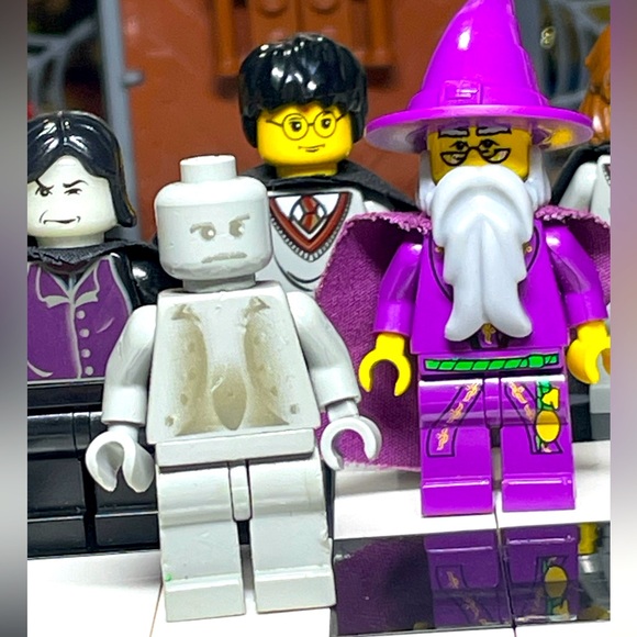 Lego Harry Potter Minifigures to Set 4709 Hogwarts Castle - Picture 6 of 9